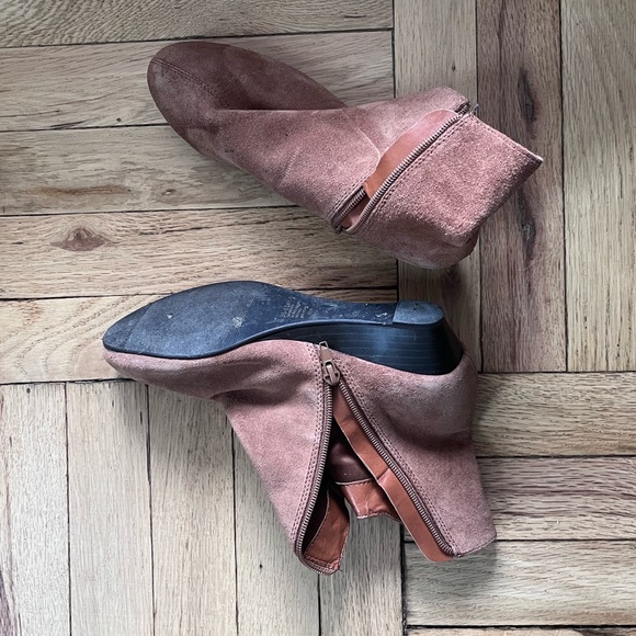 Boston Design Studio leather low wedge booties, size 6.5. Good used cond… - Picture 1 of 3